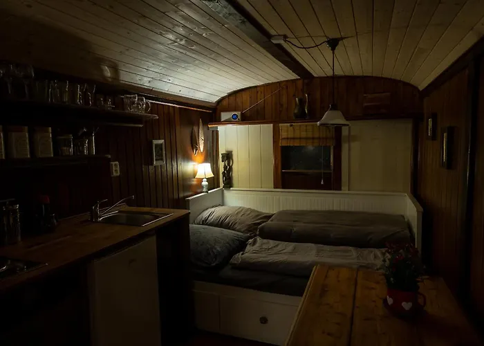 Tiny-house In Paradise - Maringotka V Raji Daire Turnov