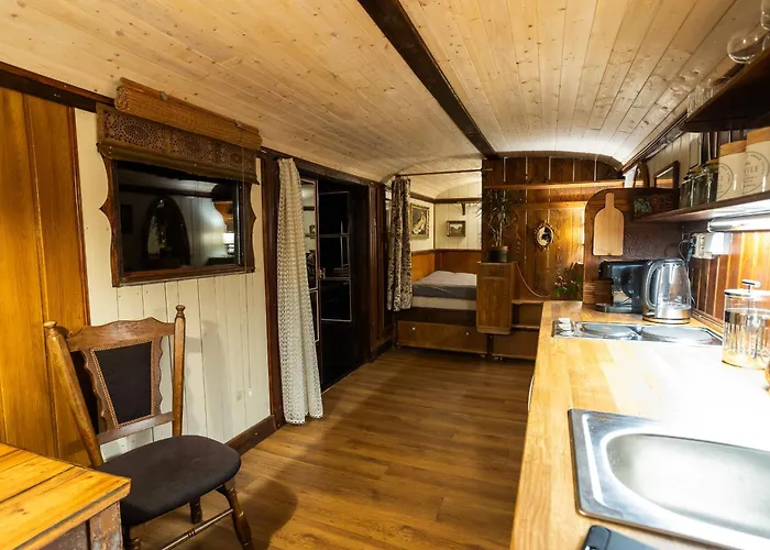Tiny-house In Paradise - Maringotka V Raji Daire Turnov